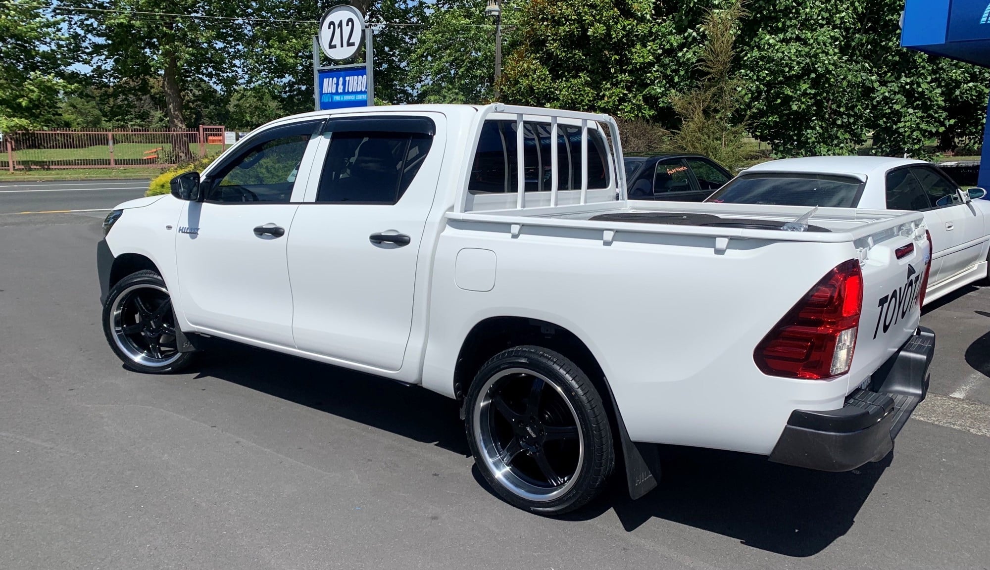 Toyota Hilux 2WD on 20" BGW Rampage