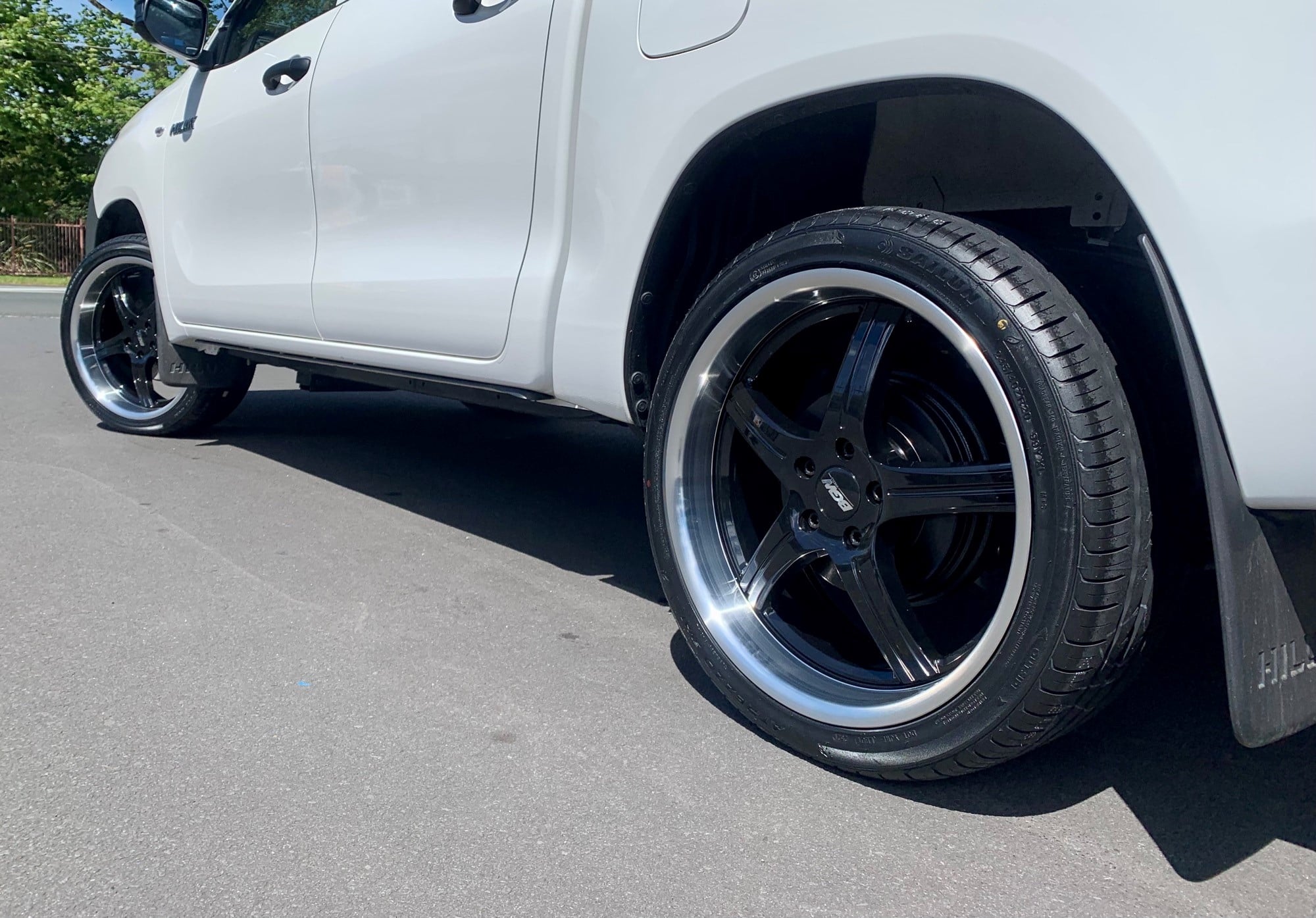 Toyota Hilux 2WD on 20" BGW Rampage