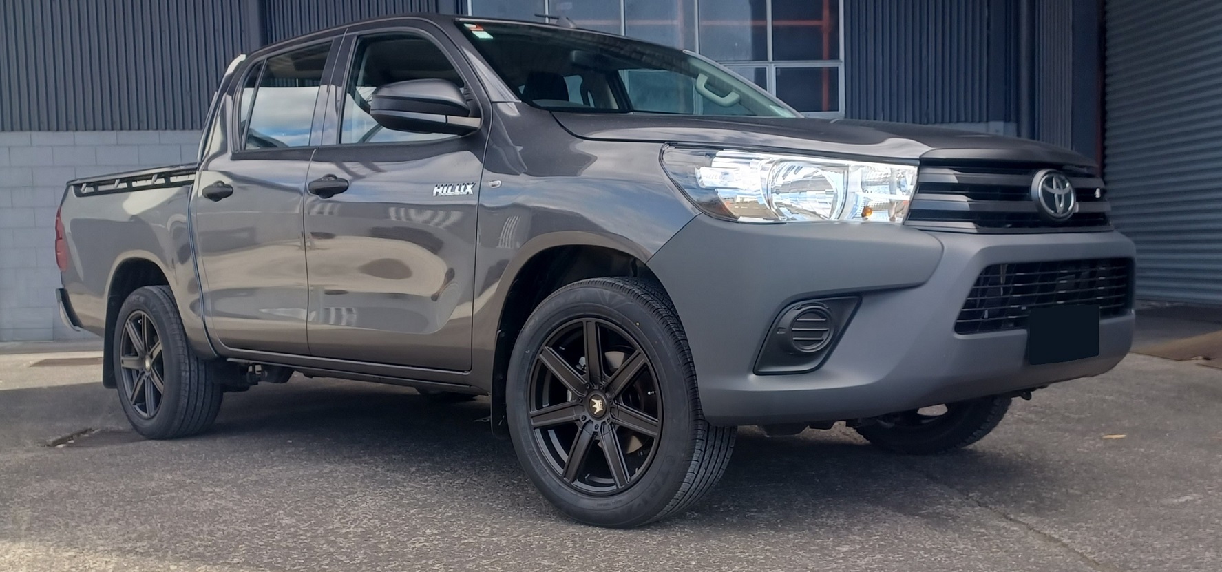 Toyota Hilux 2WD (2022) on 18" Mazzi Laguna