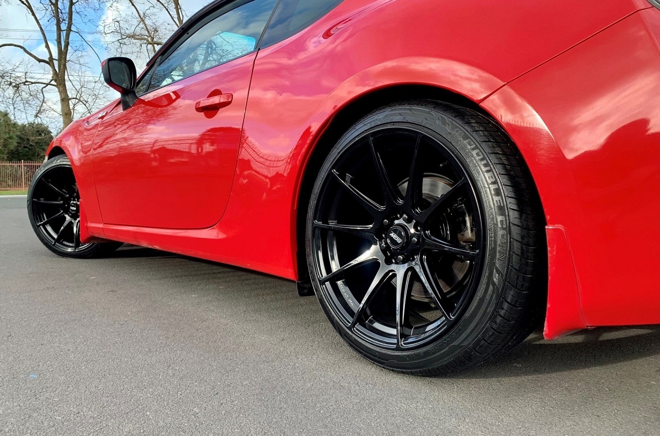 Toyota GT86 (2014) lowered on 18" BGW Circuit