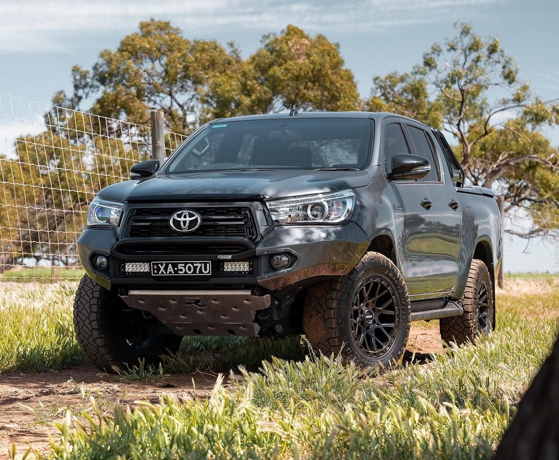 Toyota Hilux on ROH Crawler