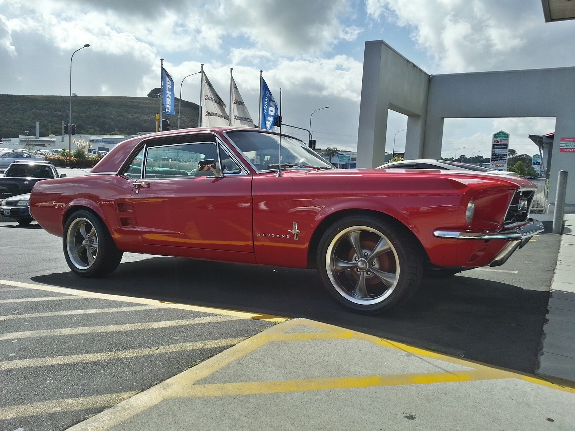 Ford Mustang on Ridler R695