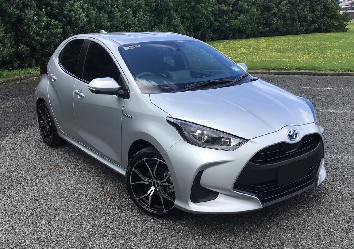 Toyota Yaris (2022) on 17" BGW Compton