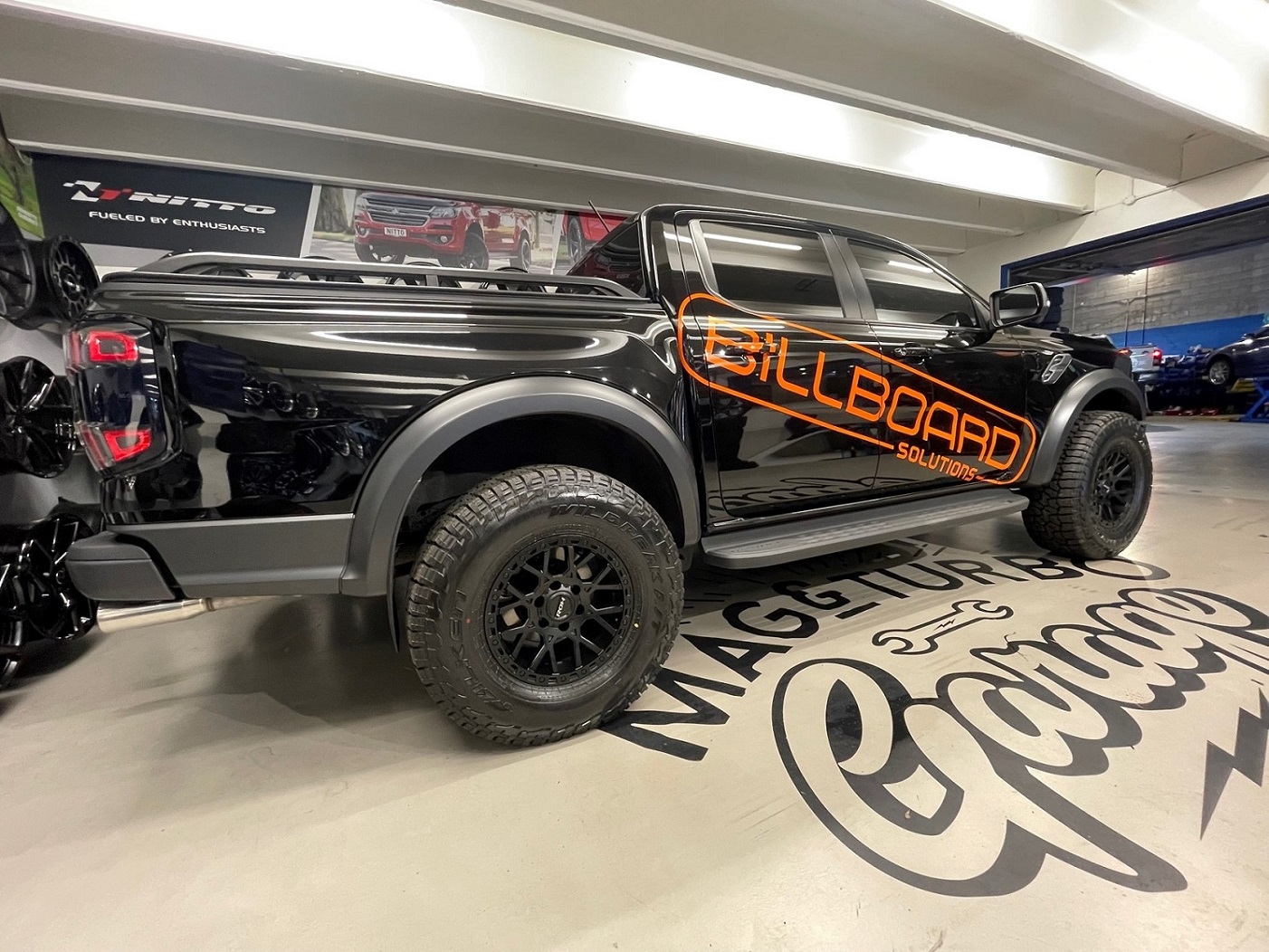 Ford Ranger Raptor (2022) on 17" ROH Crawler