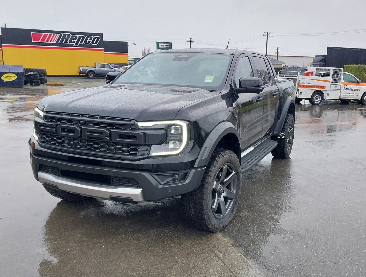 Ford Ranger Raptor (2022) on 20" BGW Beast