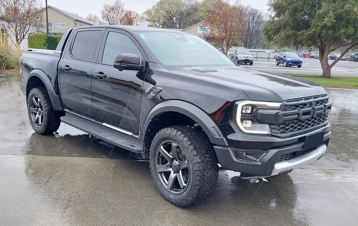 Ford Ranger Raptor (2022) on 20" BGW Beast