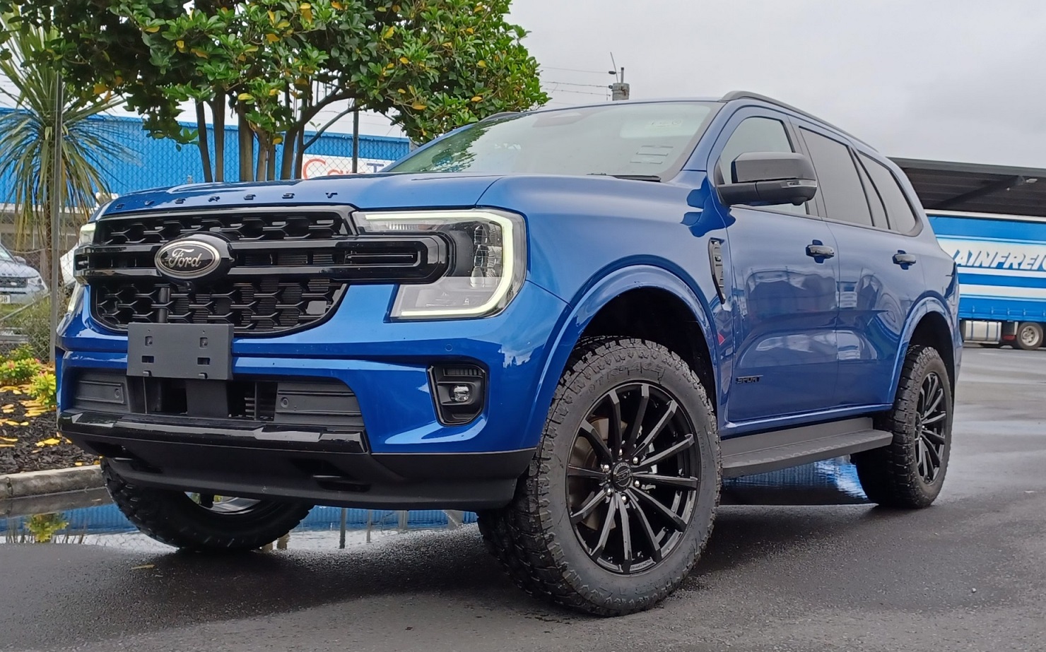 Ford Everest (2022) on BGW Blast w/Tri-Ace A/T's