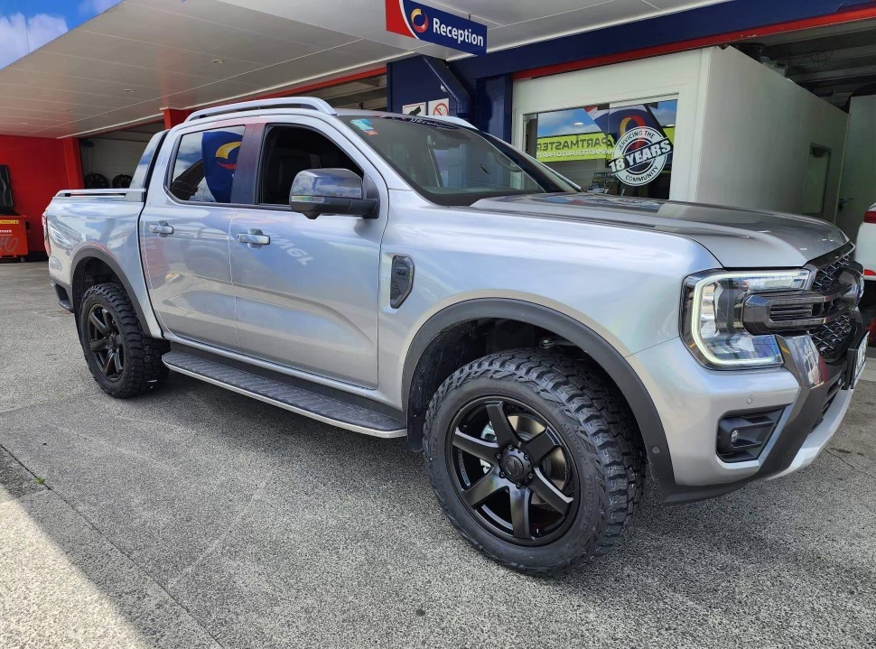 Ford Ranger MY23 (2022) on 20" BGW Beast