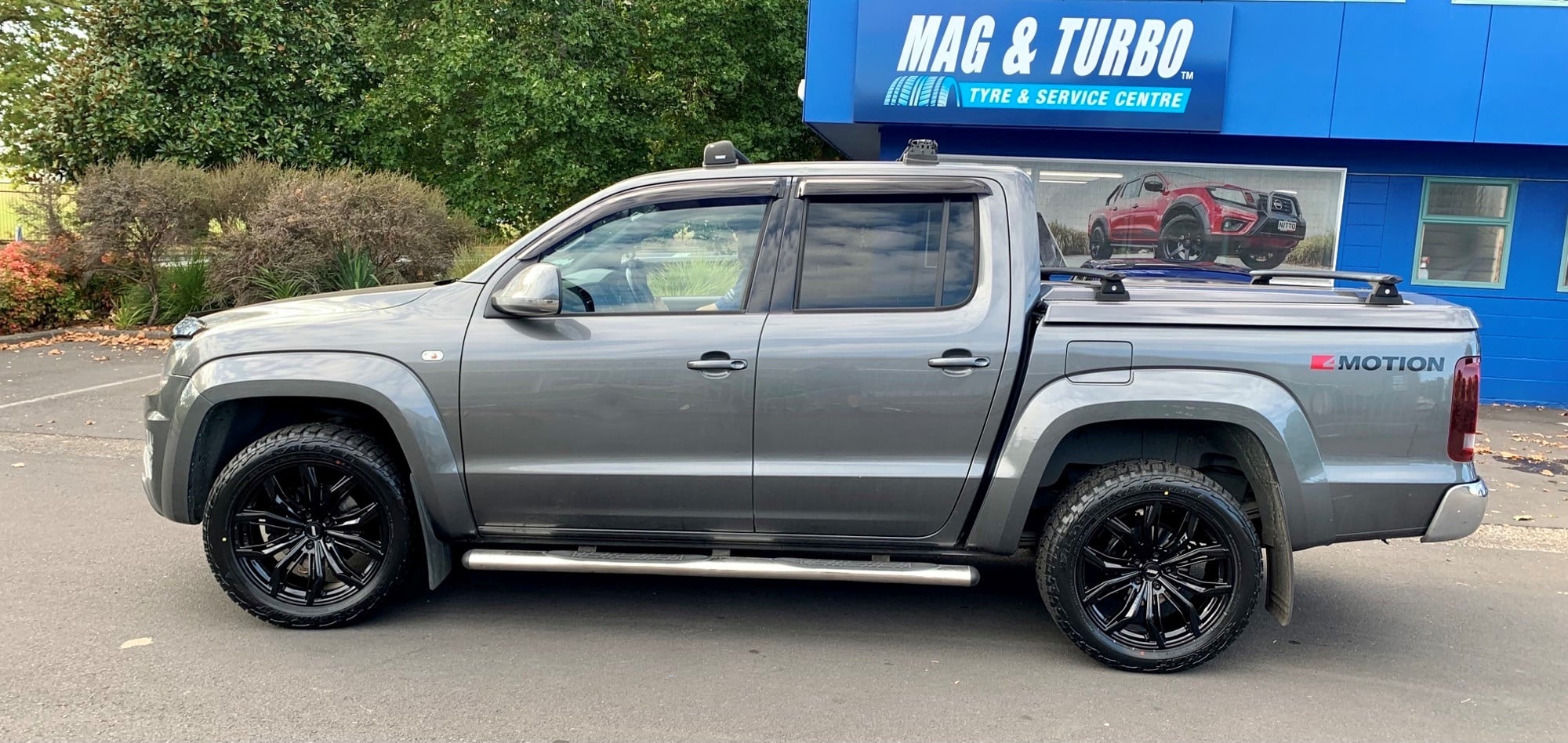 VW Amarok on BGW Black Widow