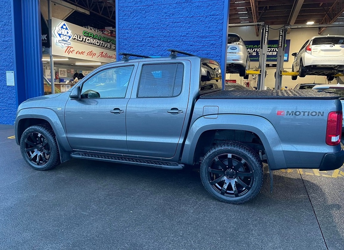 VW Amarok on 20" Covert RV3