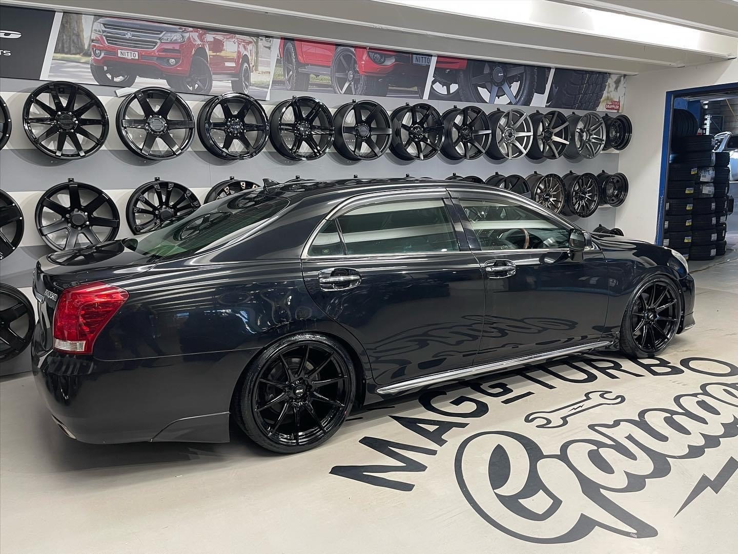 Toyota Crown Majesta (2011) on 20" BGW Circuit