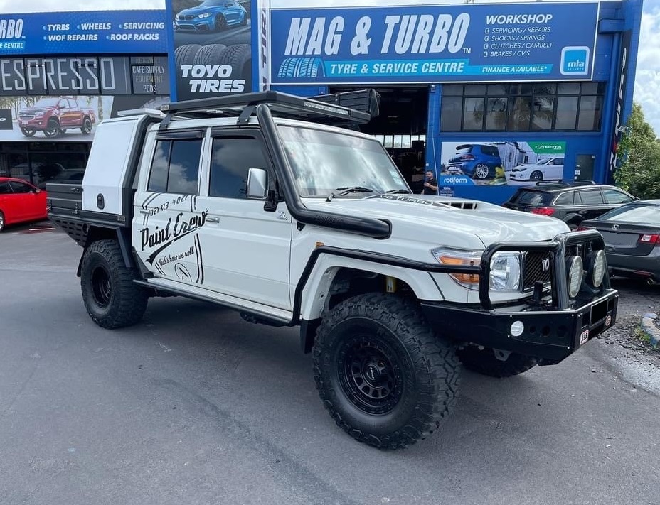 Toyota Land Cruiser 70 Series on 16" ROH Assault