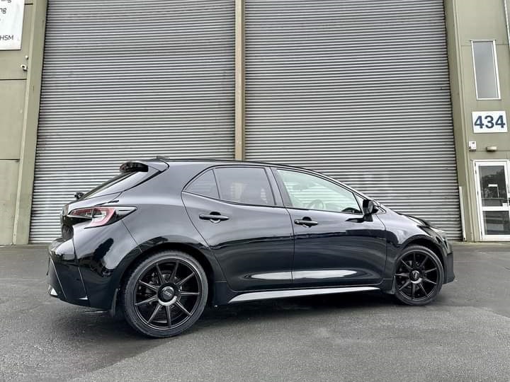 Toyota Corolla (2018) on 18" BGW Tech 9
