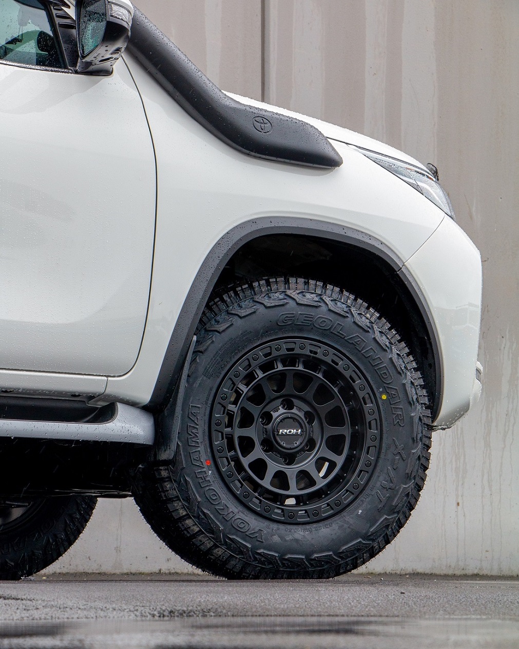 Toyota Fortuner on 17" ROH Assault