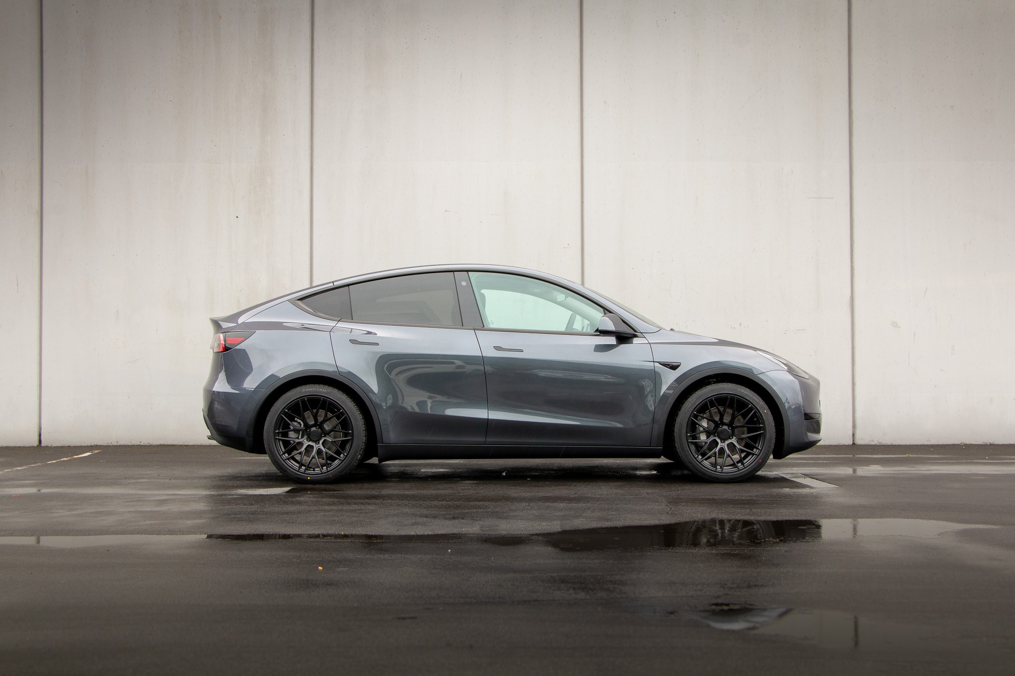 Tesla Model Y on 20x10.5" Covert CV1