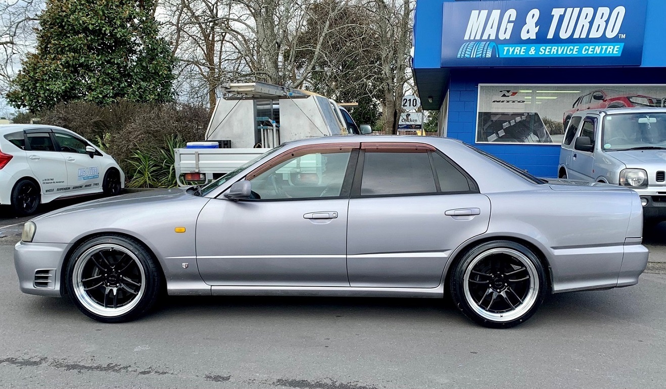 Nissan Skyline (R33) GTS25t on BGW DC Emotion 5
