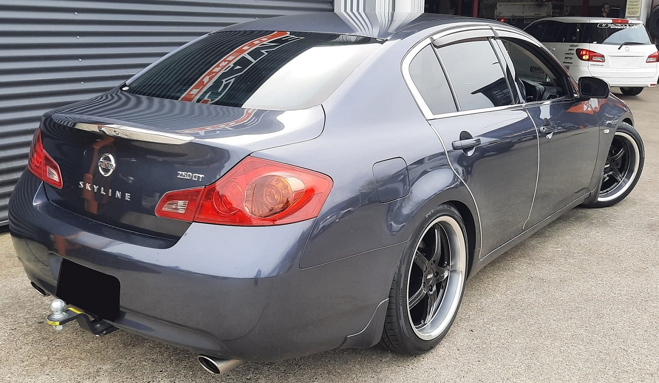 Nissan Skyline 250GT (2007) on 19" BGW Rampage