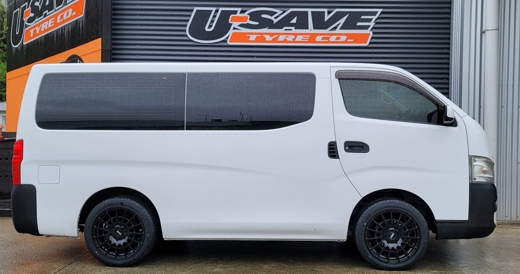 Nissan NV350 (2014) on 18" BGW Transporter