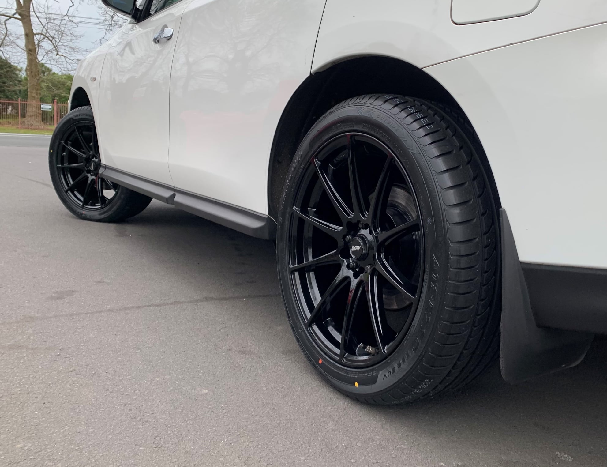 Nissan Pathfinder (2013) on 20" BGW Circuit