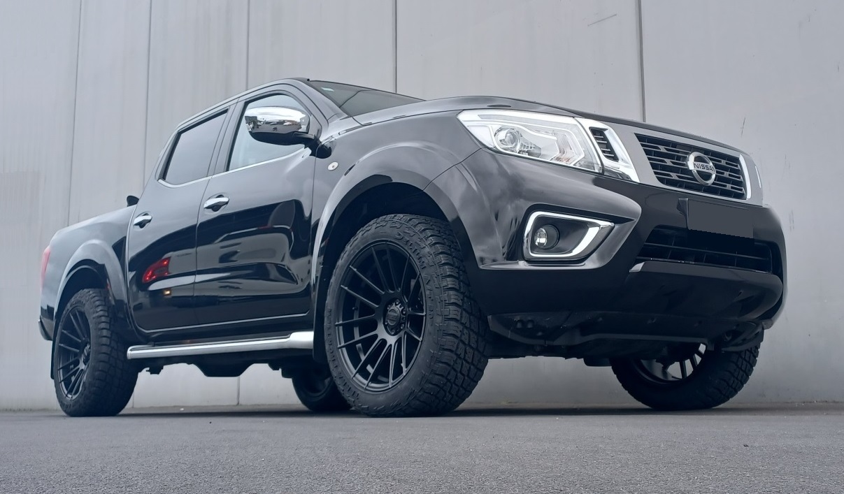 Nissan Navara (2016) on BGW Shadow