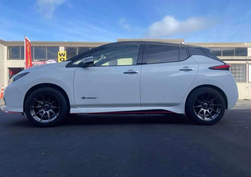 Nissan Leaf (2020) on 18" BGW Circuit