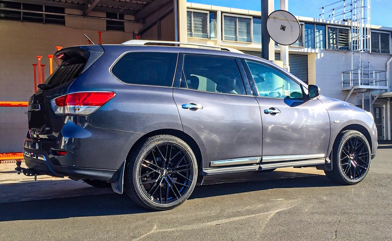 Nissan Pathfinder on 22" BGW Prost