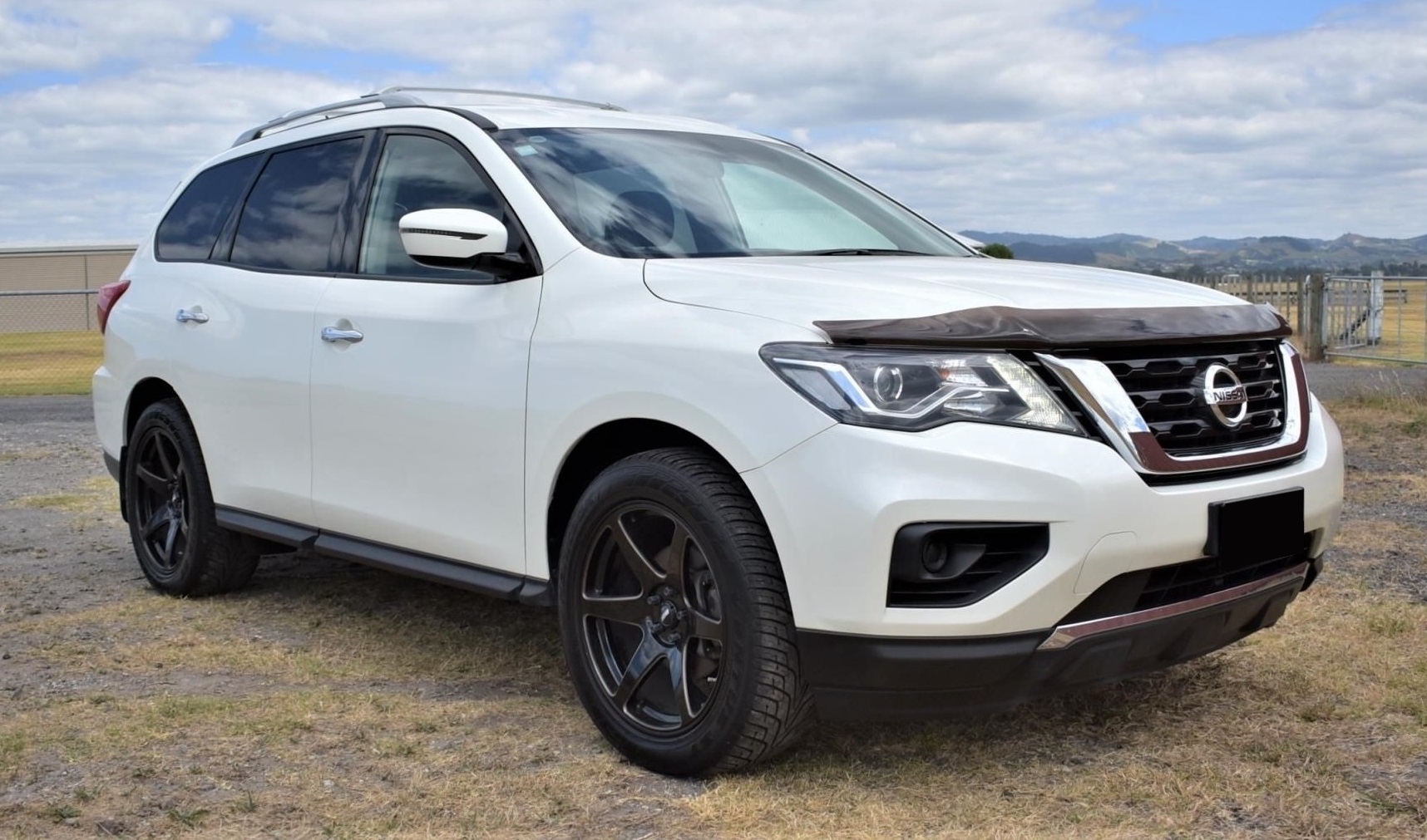 Nissan Pathfinder (2019) on 20" BGW Cartel