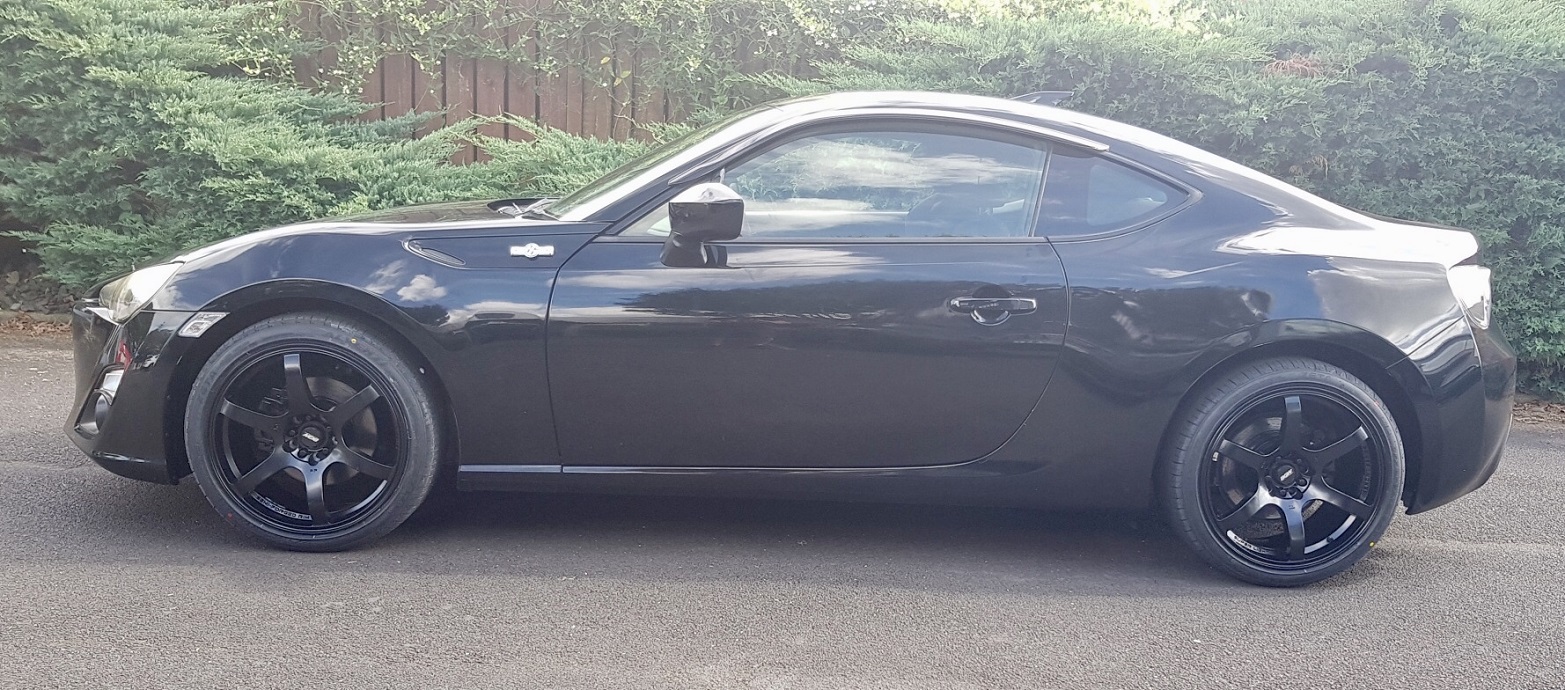 Toyota GT86 on 18" staggered BGW DC Tanaka
