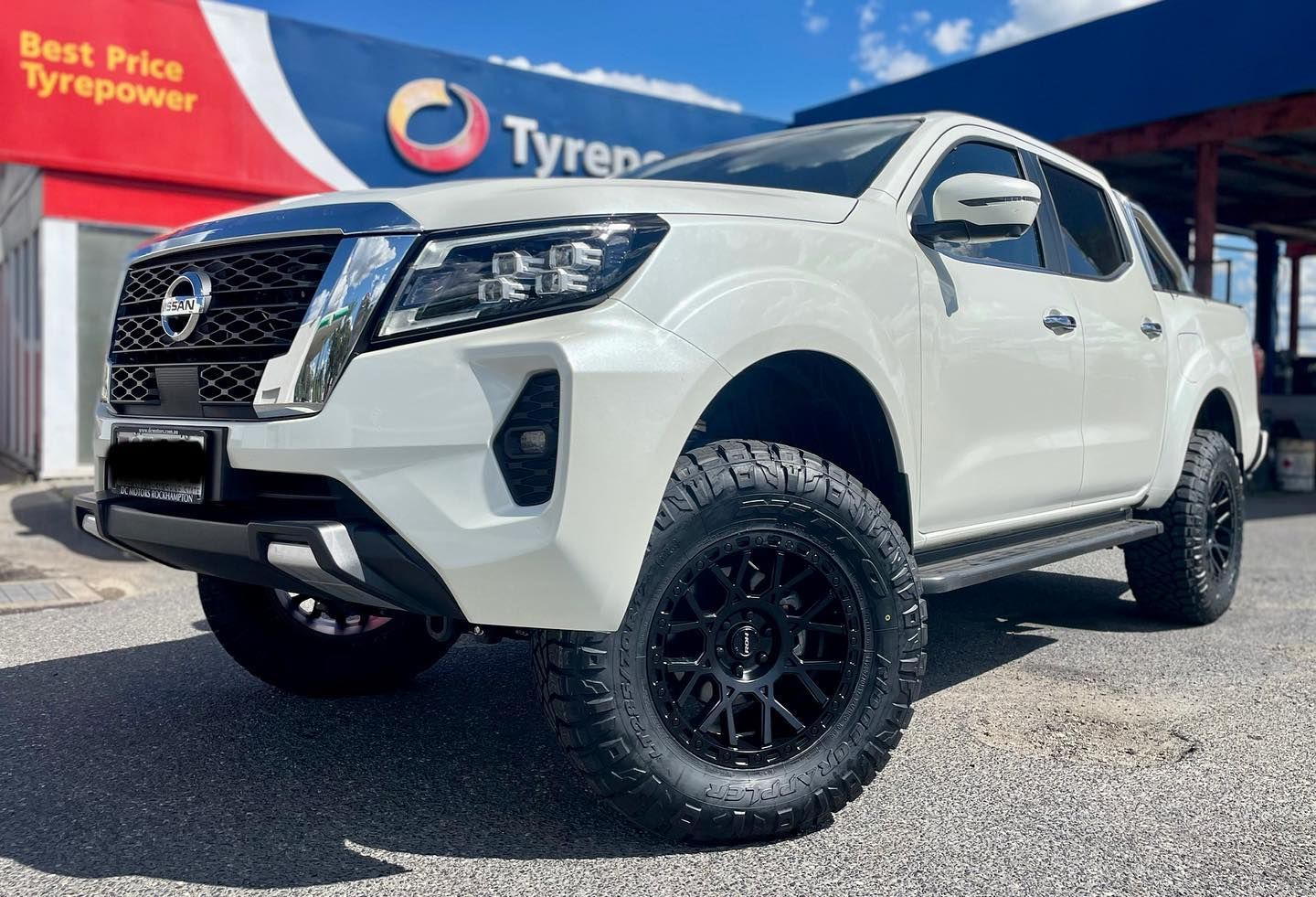 Nissan Navara on 17x9" ROH Crawler with a 2" lift
