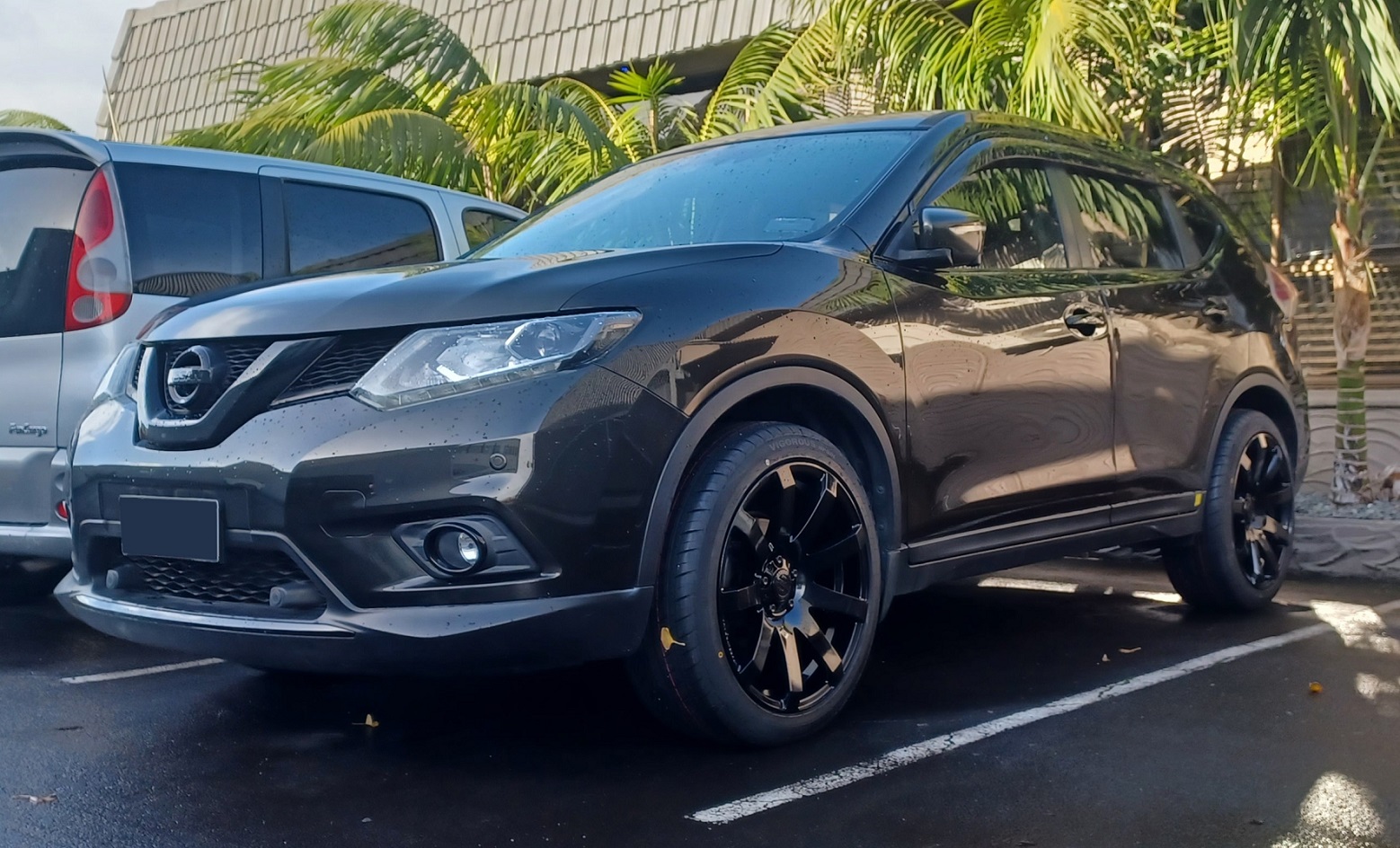 Nissan X-Trail on 20" Covert RV3