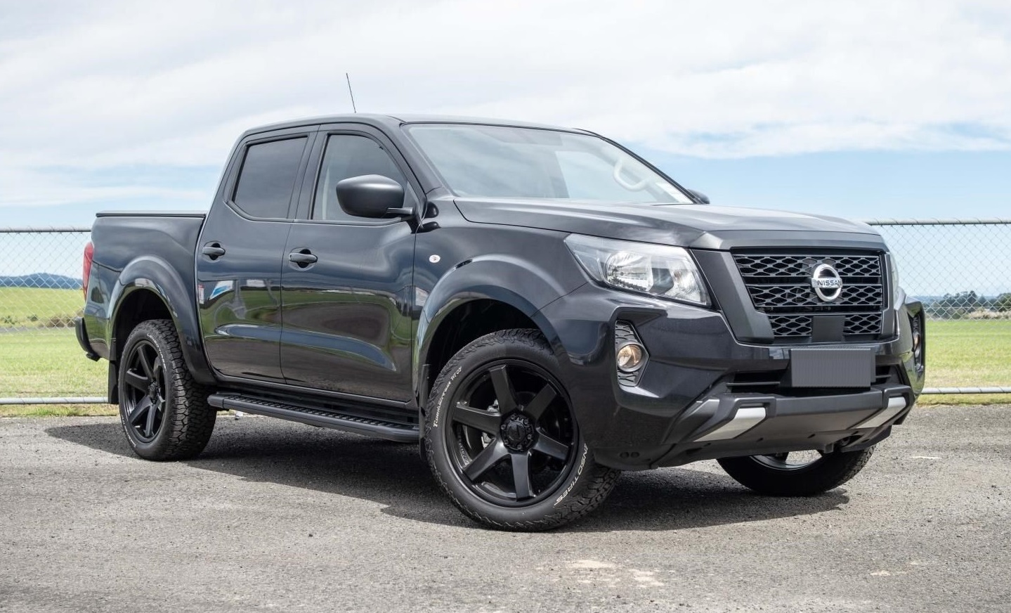 Nissan Navara SL (2021) on BGW Beast