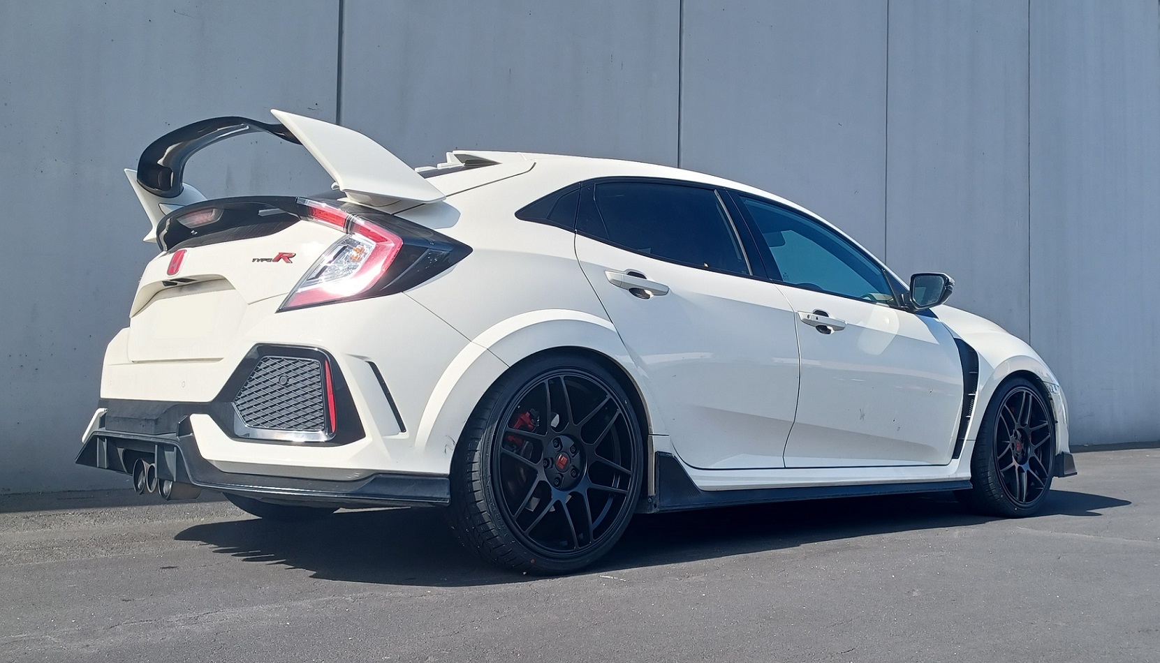 Honda Civic Type R (2019) on 20" Touren TR74