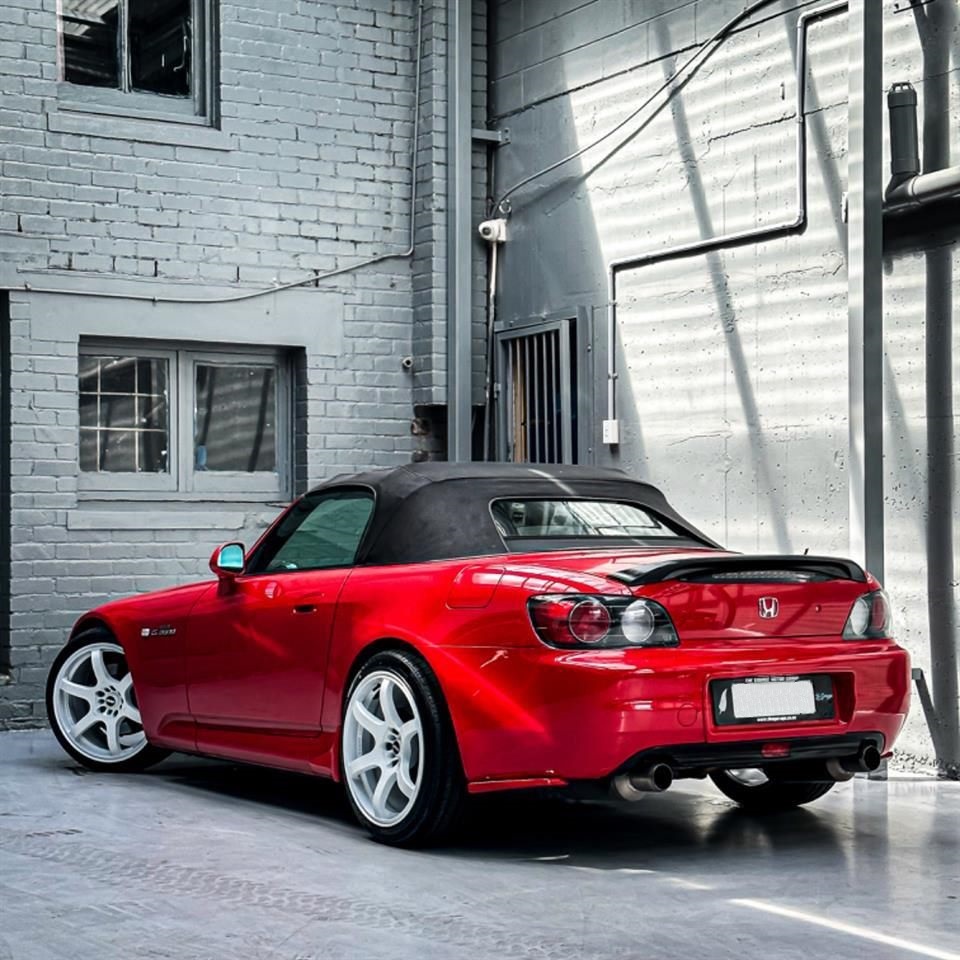 Honda S2000 (2002) on staggered 18" BGW DC Tanaka