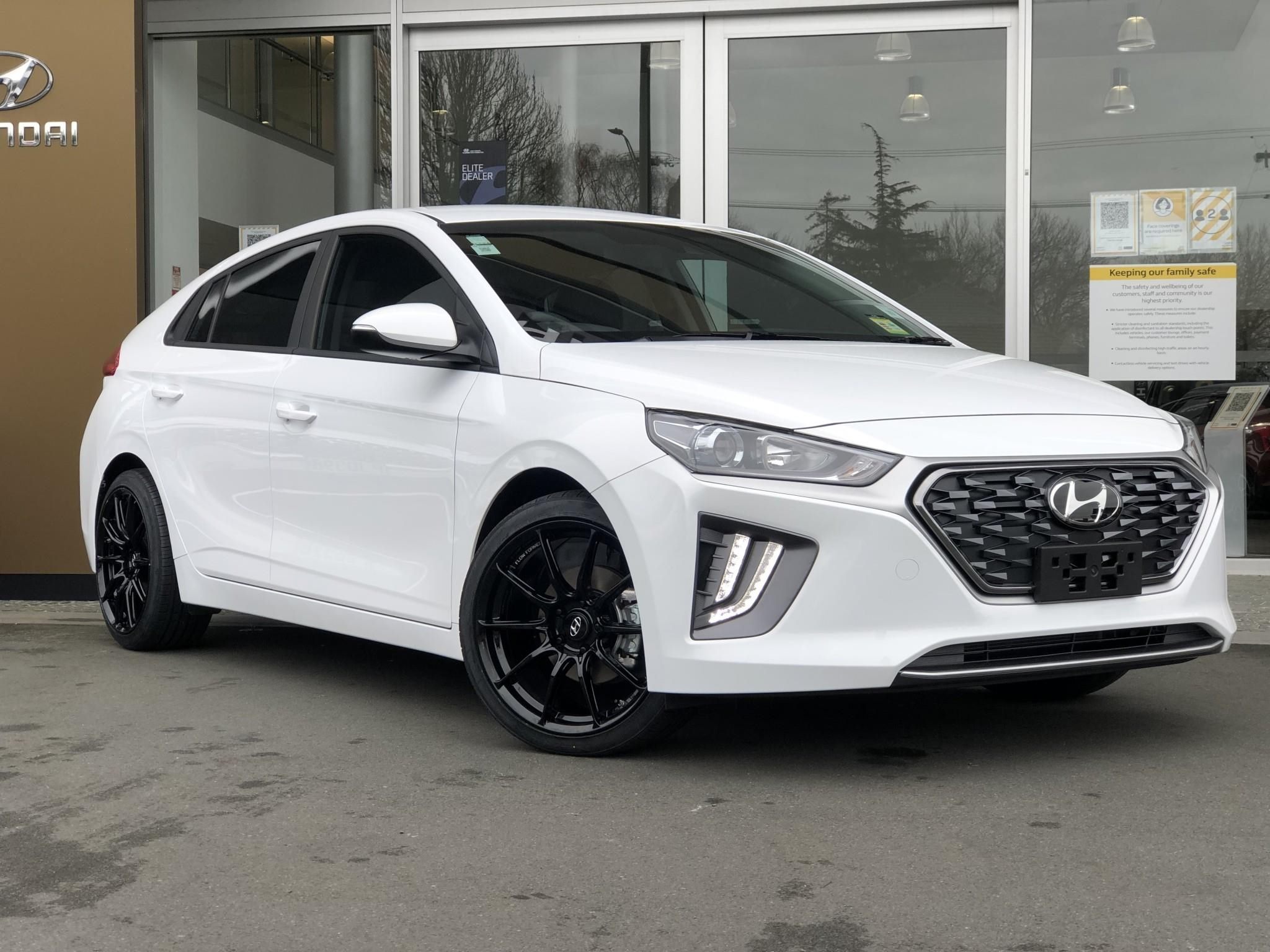 Hyundai IONIQ (2022) on 18" BGW Hampton
