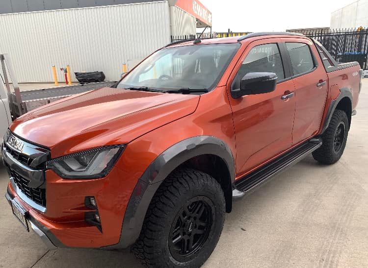 Isuzu D-Max on ROH Hammer