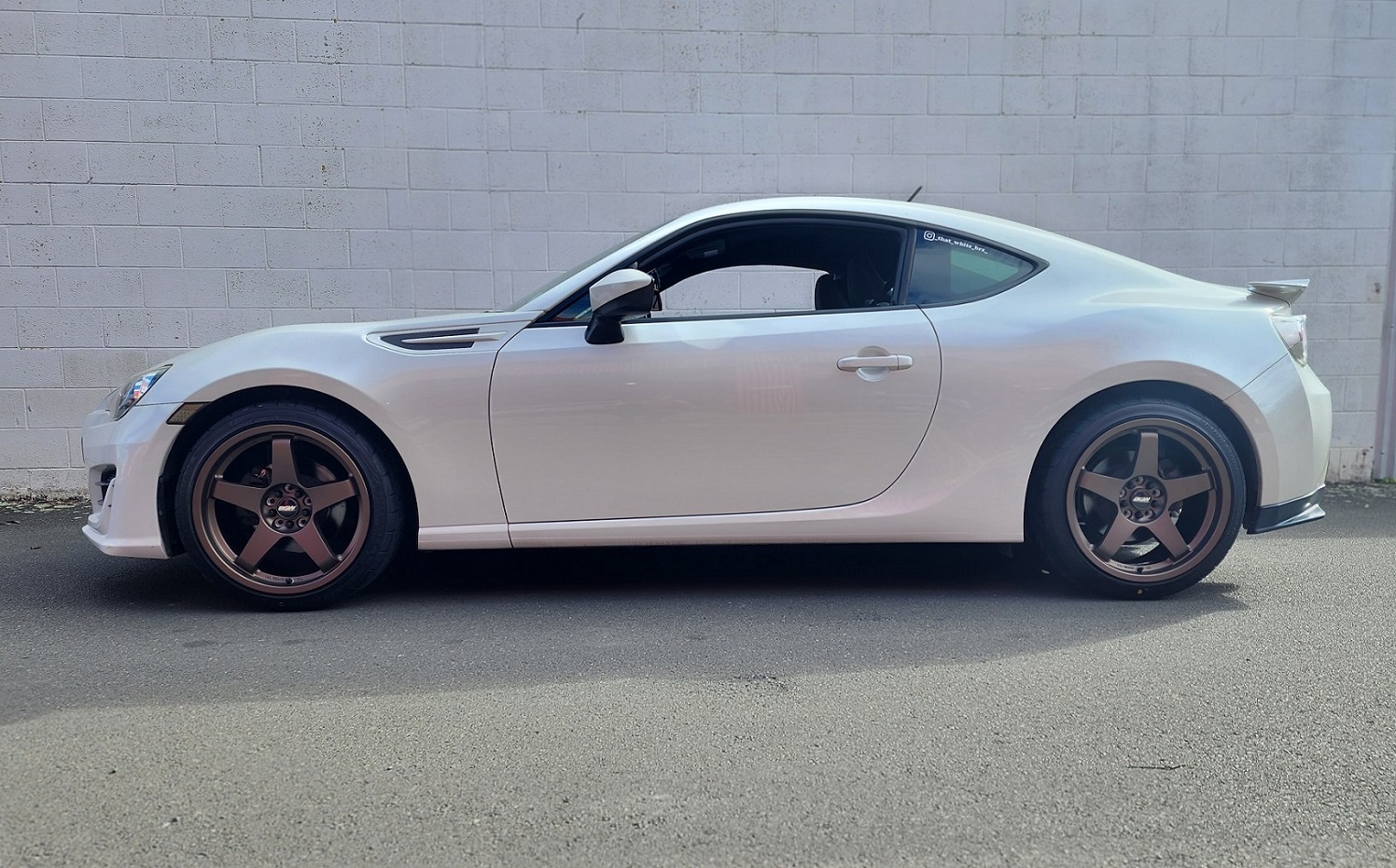 Toyota 86 on 18x8.5" BGW DC Five