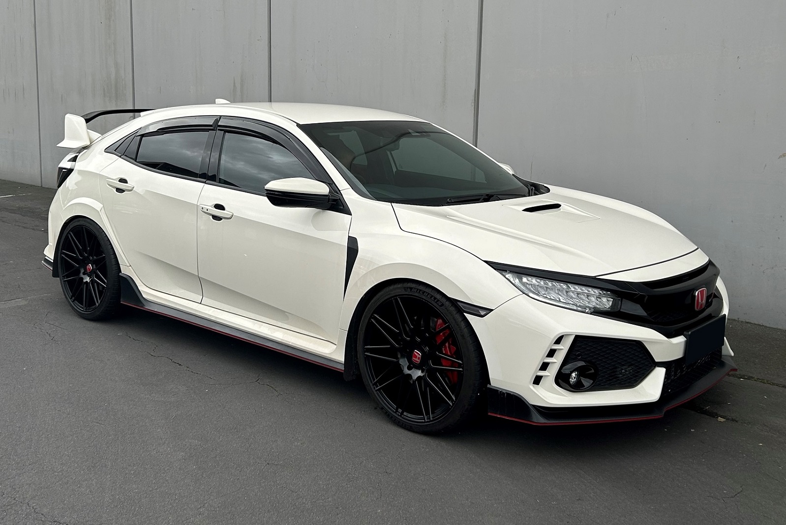 Honda Civic Type R (2018) on 20x9" Covert CV8