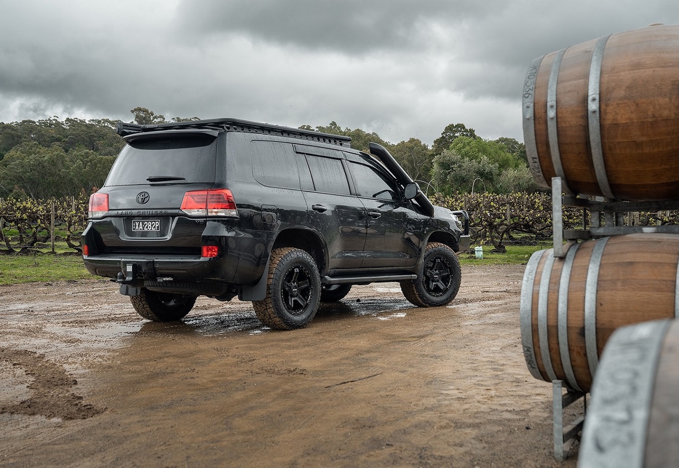 Toyota Land Cruiser 200 Series on ROH Rock 5