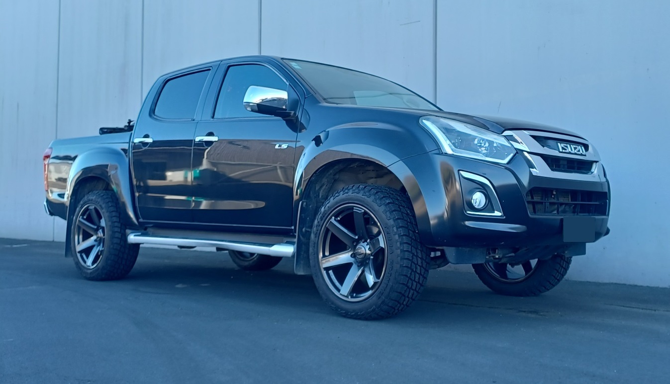 Isuzu D-Max on 20x9.5" BGW Beast