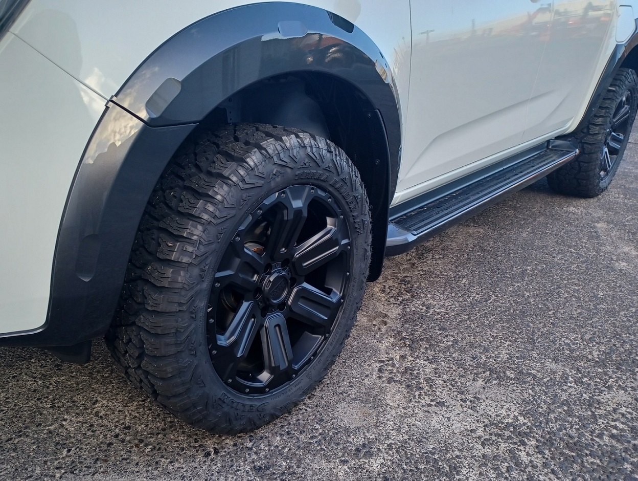 Isuzu D-Max on Black Rhino Wanaka