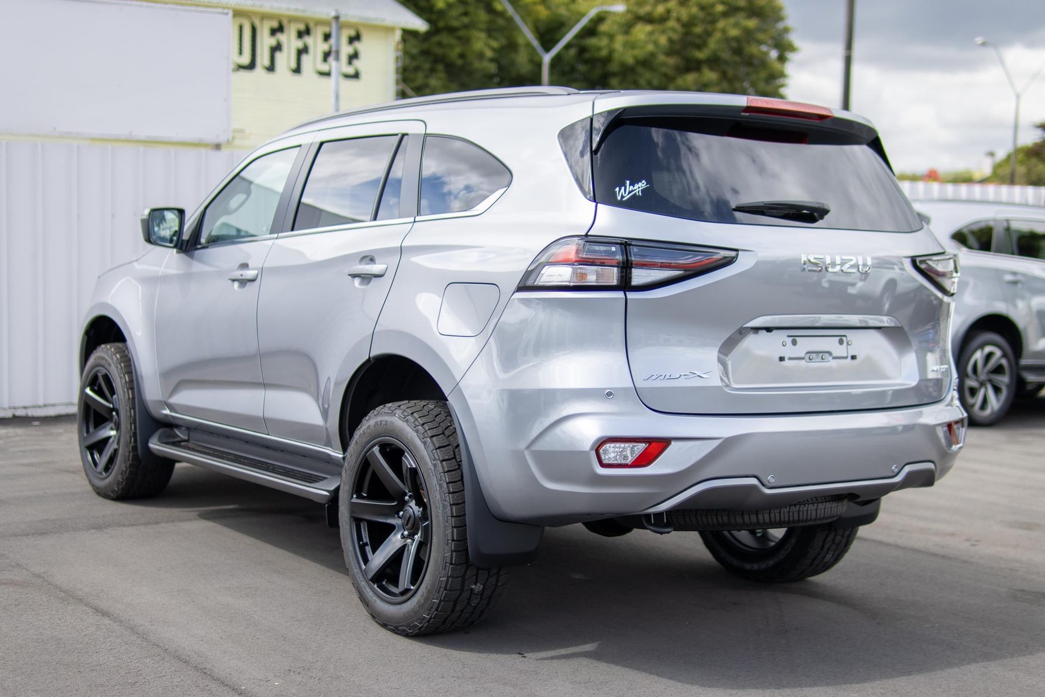 Isuzu MU-X (2021) on BGW Beast