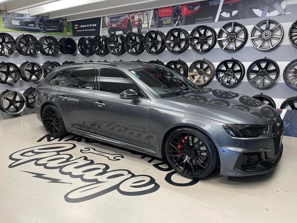 Audi RS4 (2018) on Covert CV1