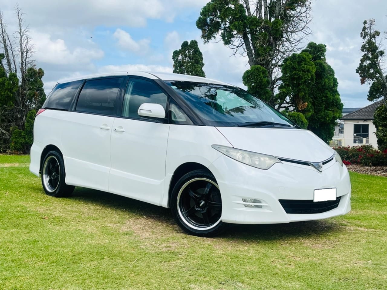 Toyota Estima on BGW Rampage