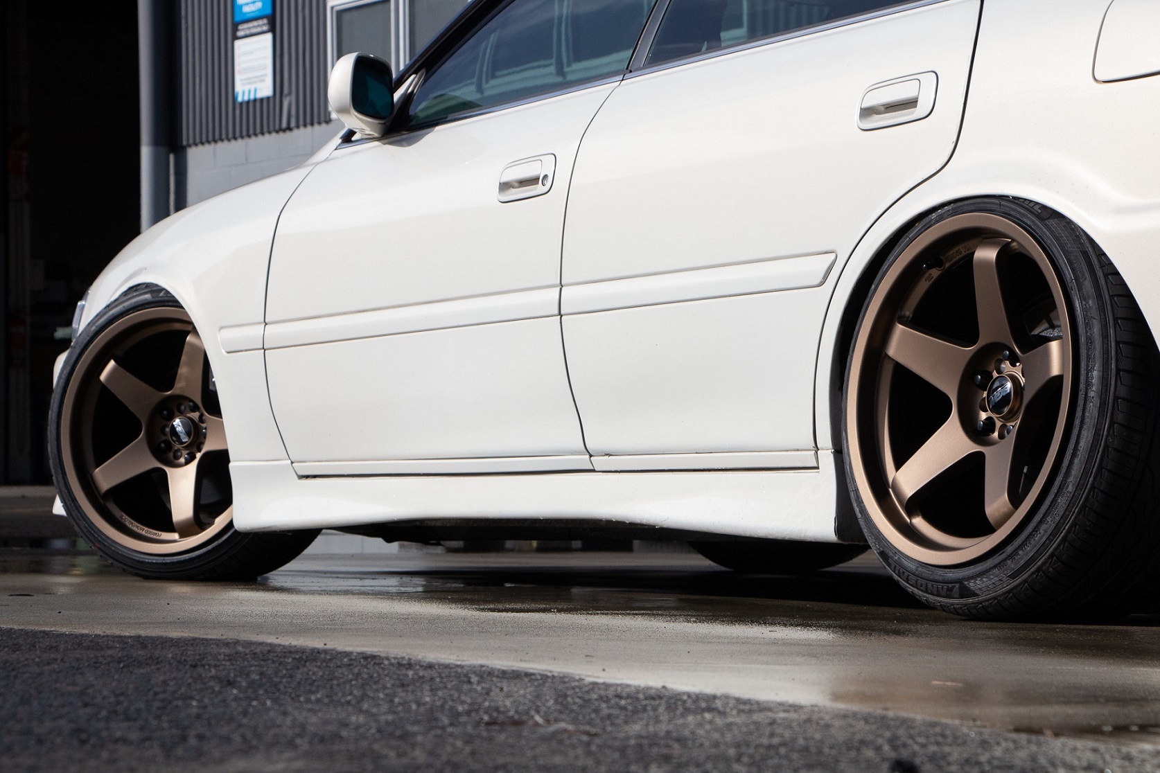 Toyota Chaser on BGW DC Five