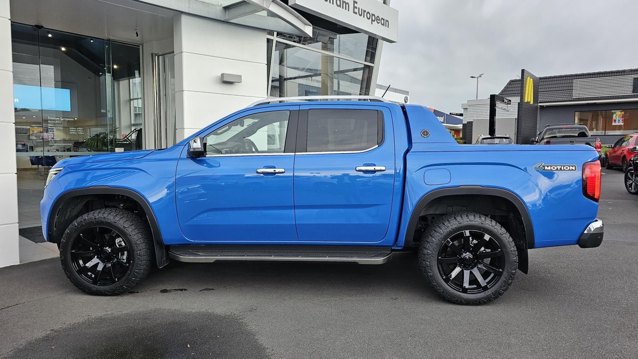 VW Amarok on Covert RV3