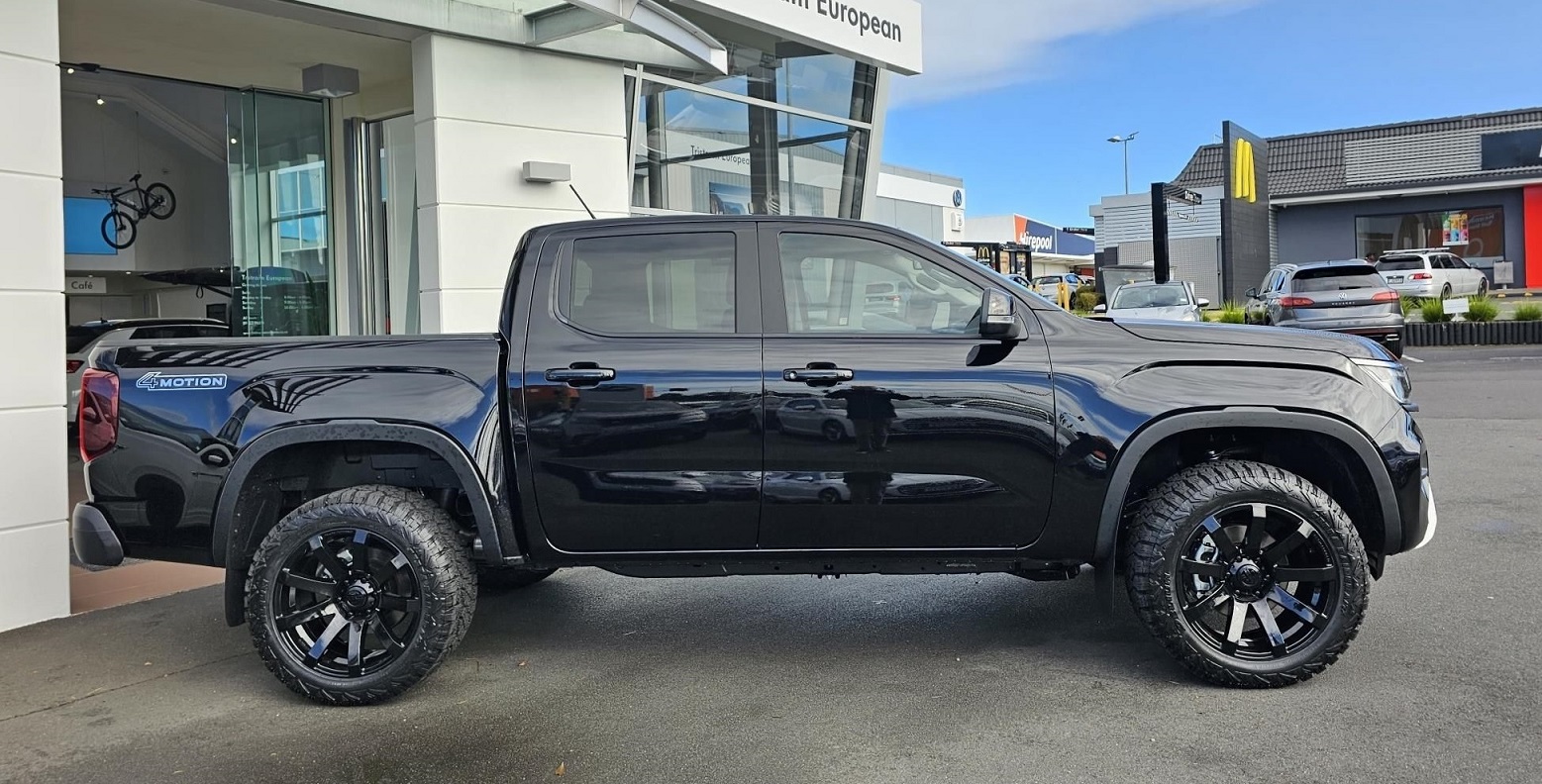 VW Amarok on Covert RV3 w/Delium AT-X