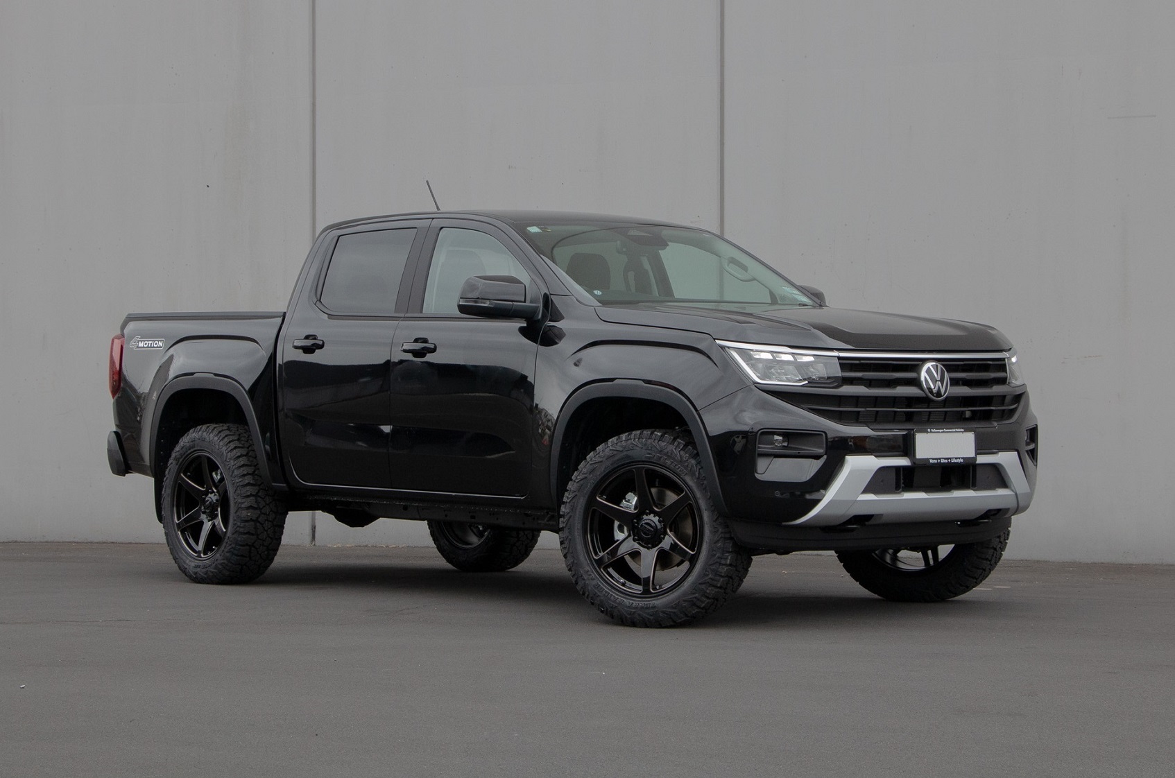 VW Amarok on BGW Cartel