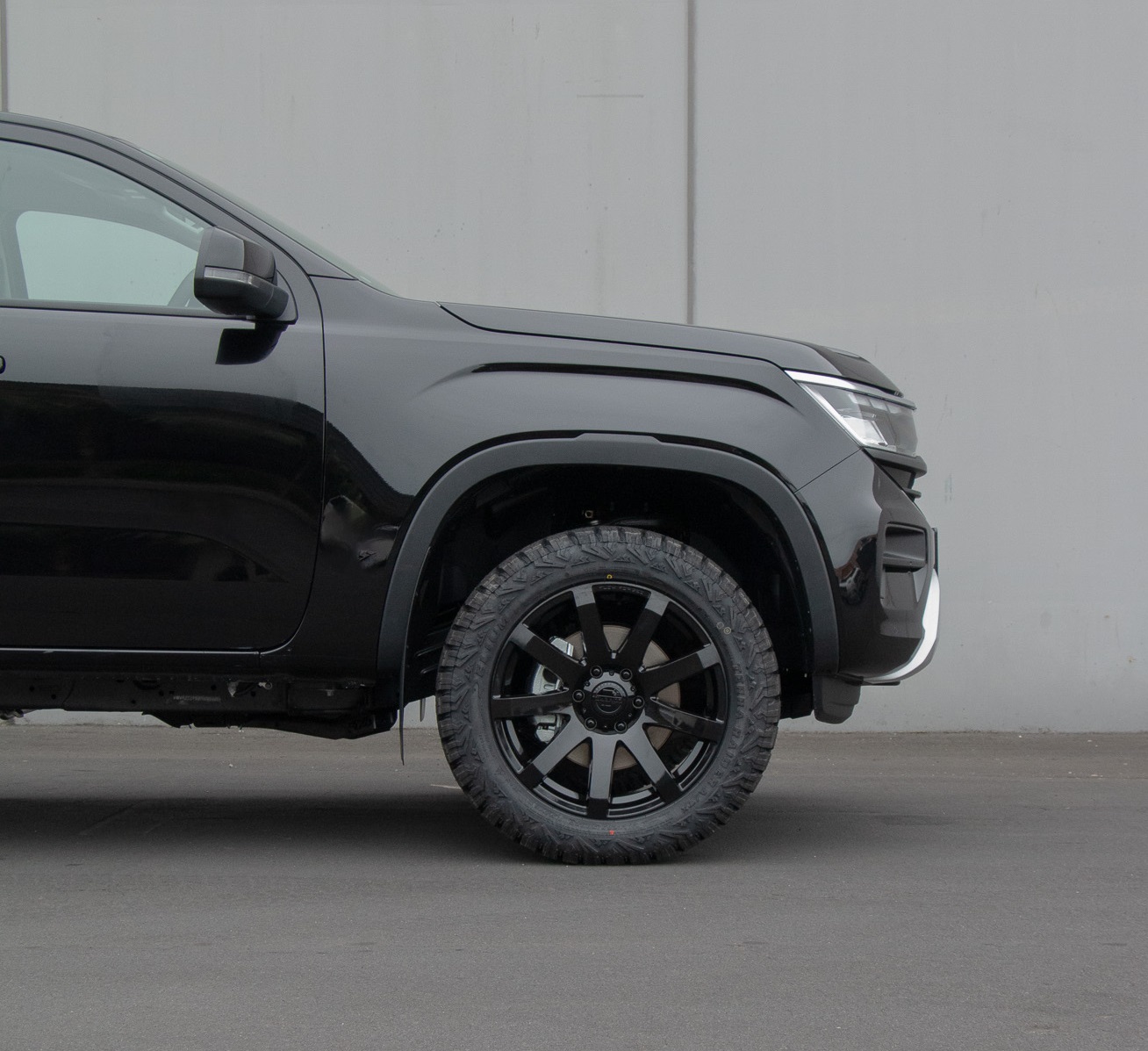 VW Amarok on Covert RV3