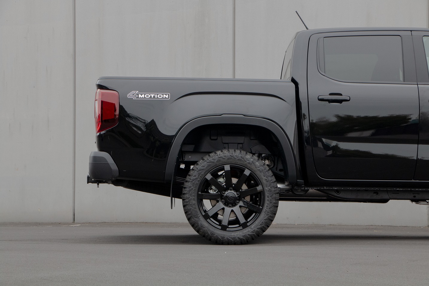 VW Amarok on Covert RV3