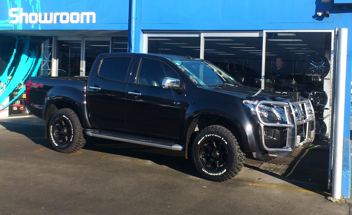 Holden Colorado on Black Rhino Glamis